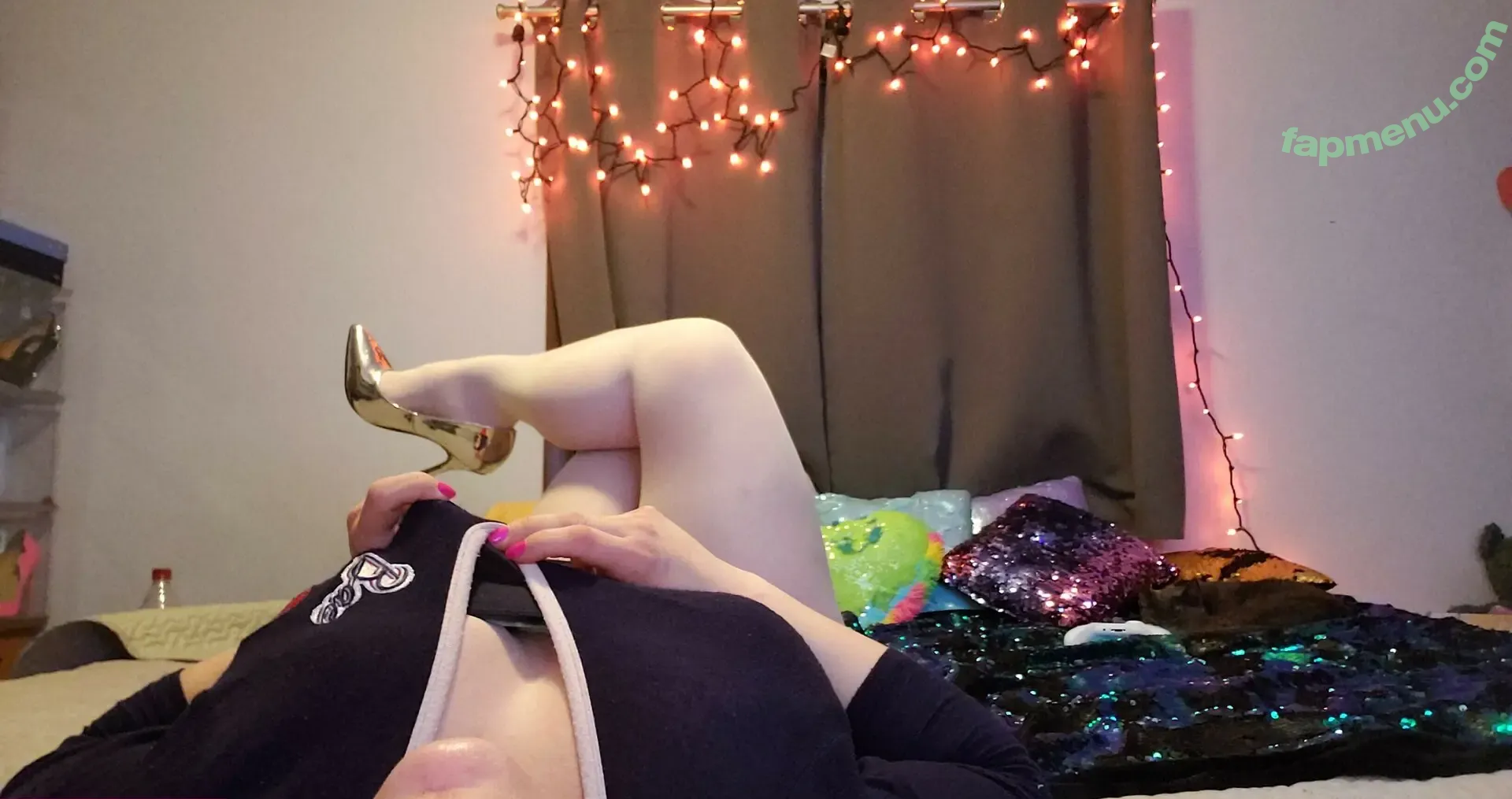 Nylonsandsocks nude photo #0807 (nylon_and_socks)