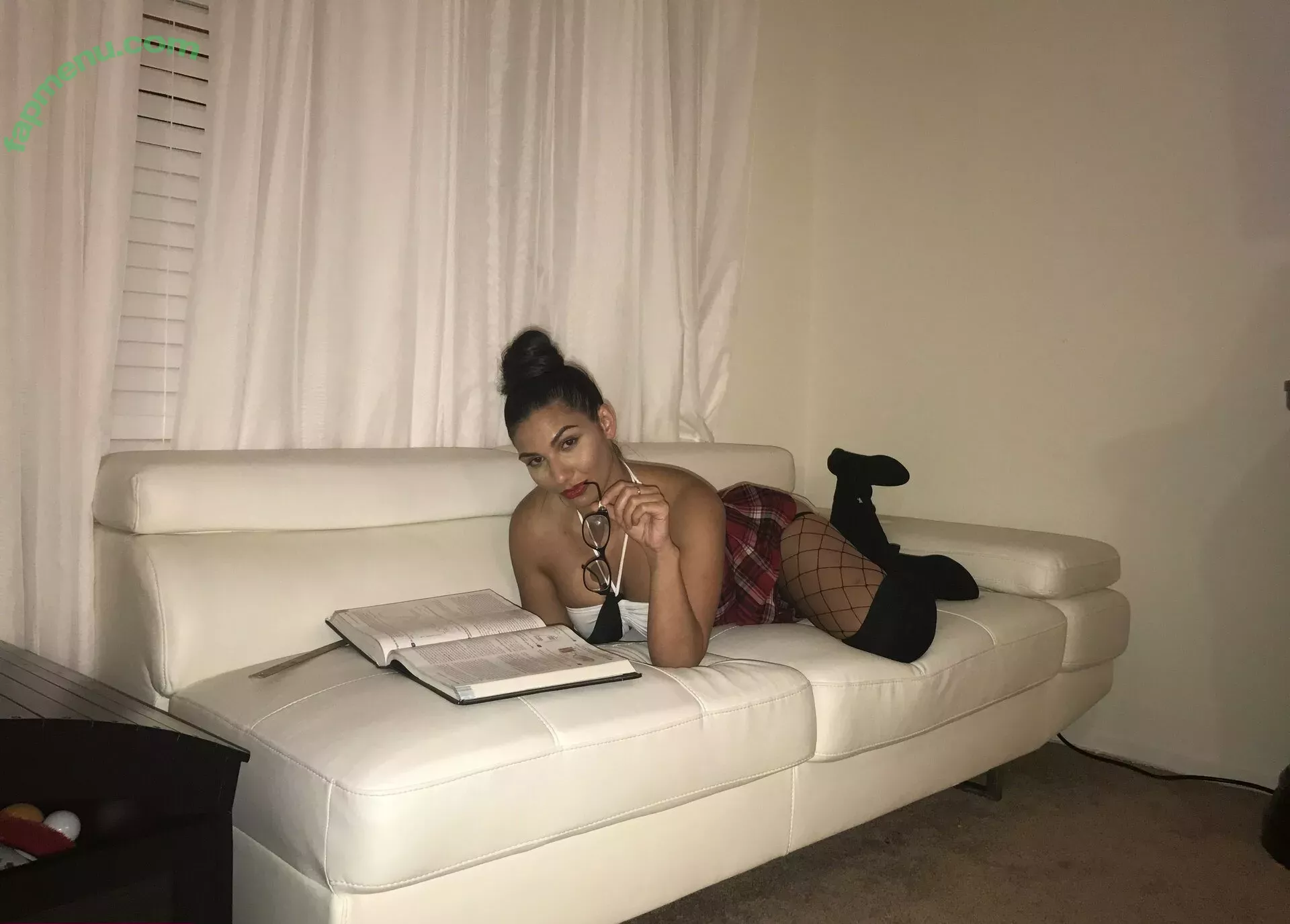 nysamoore nude photo #0021 (daspazbrat)