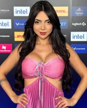 Nyvi Estephan / Discussão / nyviestephan nude photo #0822