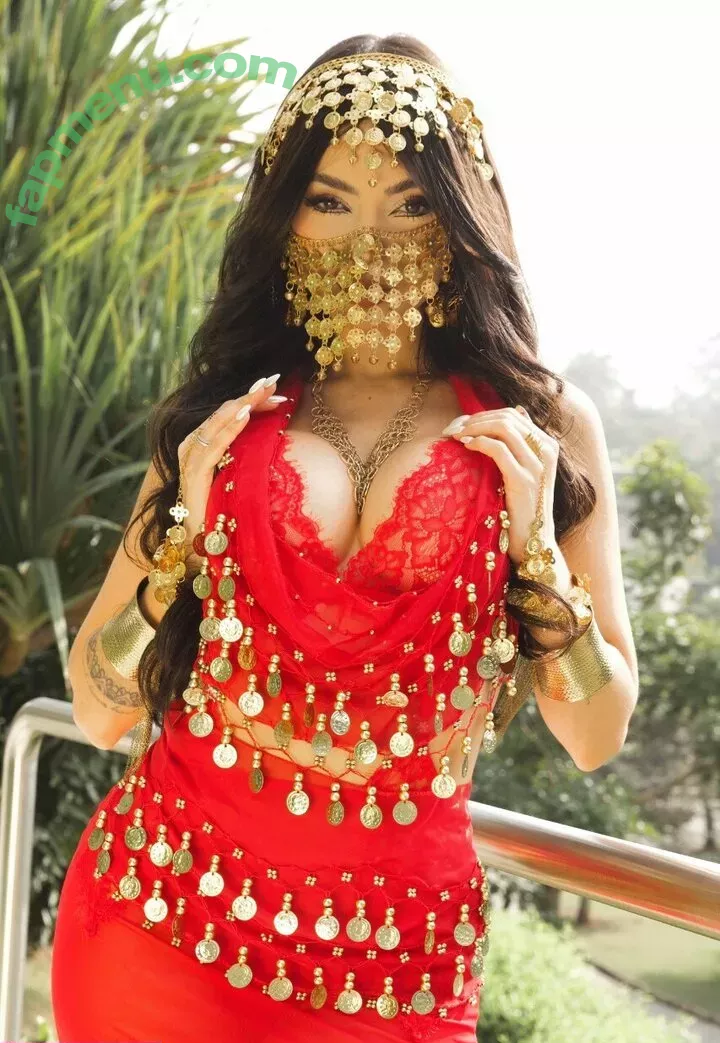 Nyvi Estephan nude photo #0632 (Discussão / nyvi_estephan / nyviestephan)