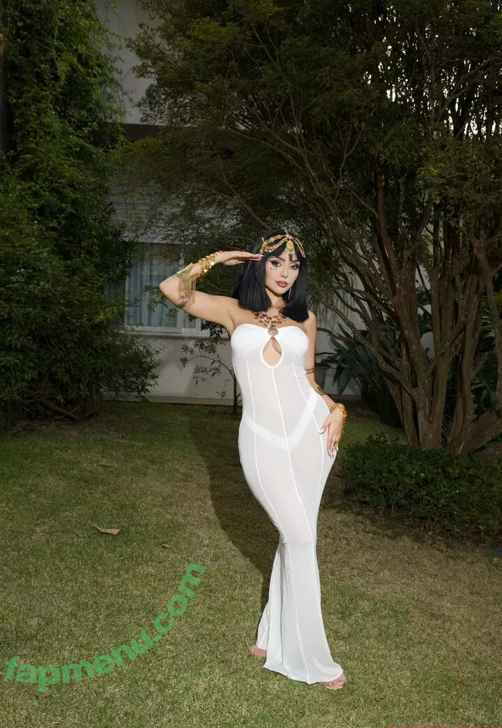 Nyvi Estephan nude photo #0642 (Discussão / nyvi_estephan / nyviestephan)