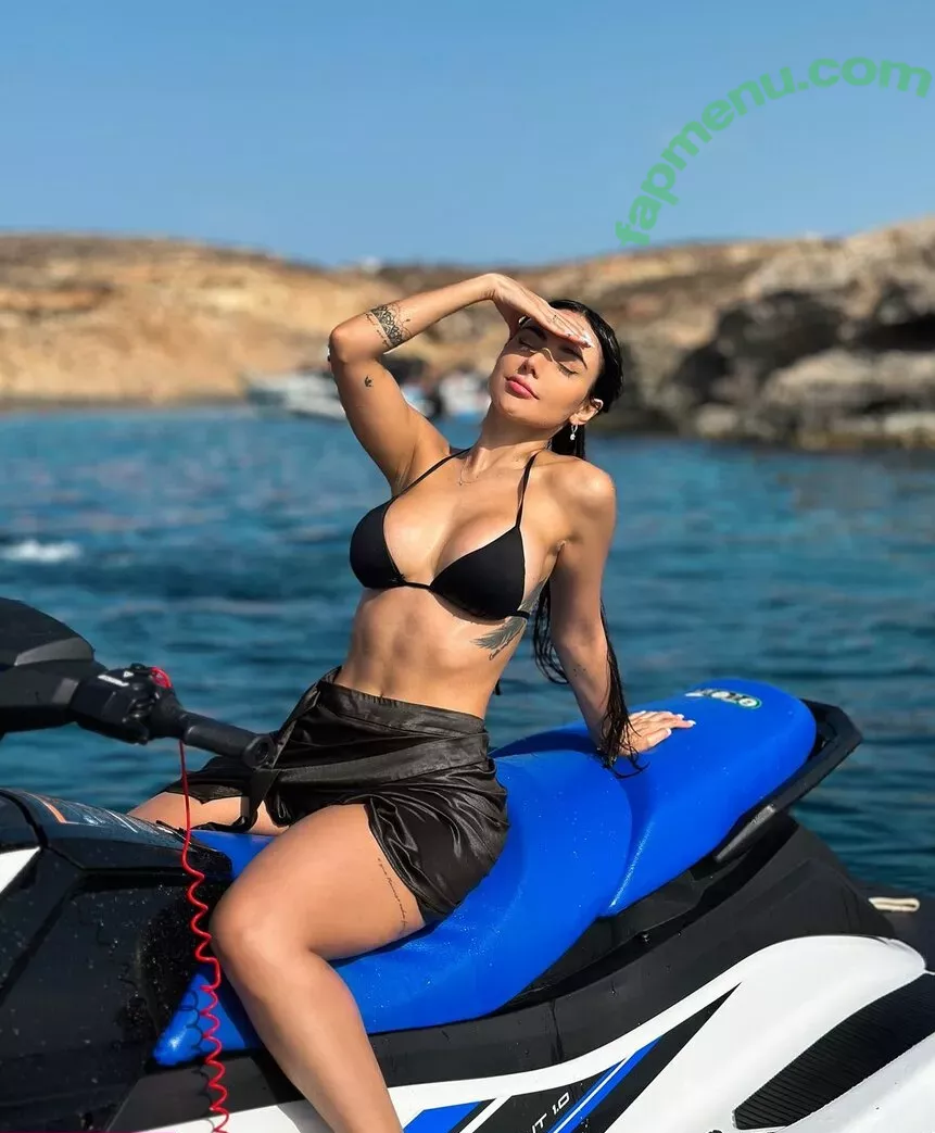 Nyvi Estephan nude photo #0732 (Discussão / nyvi_estephan / nyviestephan)