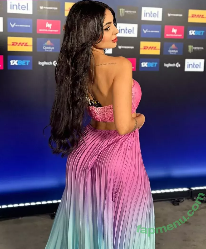 Nyvi Estephan nude photo #0823 (Discussão / nyvi_estephan / nyviestephan)