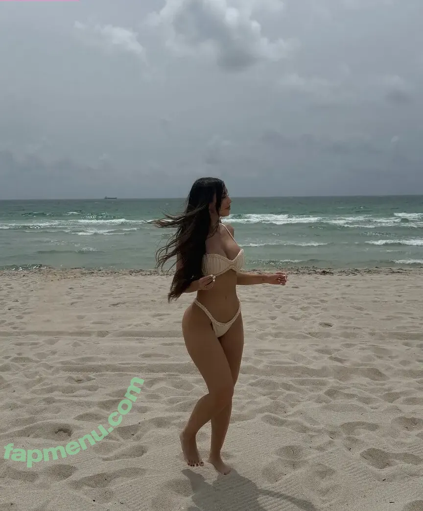 Nyvi Estephan nude photo #1083 (Discussão / nyvi_estephan / nyviestephan)