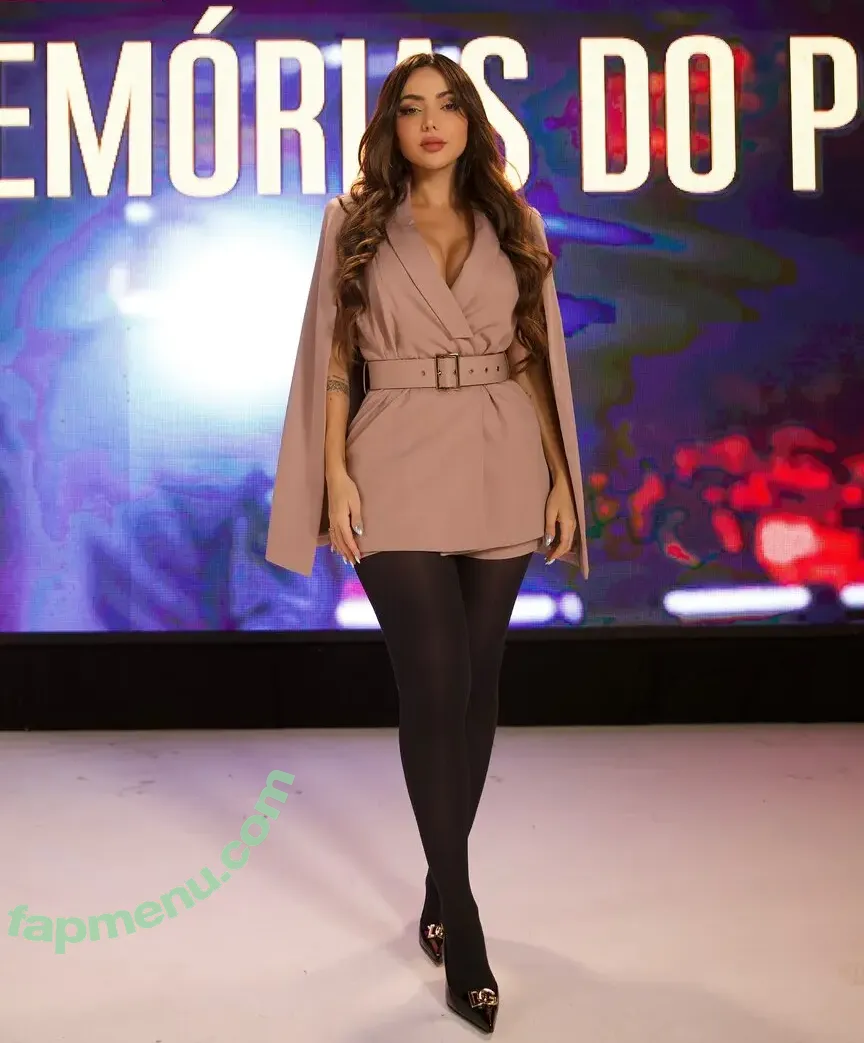 Nyvi Estephan nude photo #1144 (Discussão / nyvi_estephan / nyviestephan)