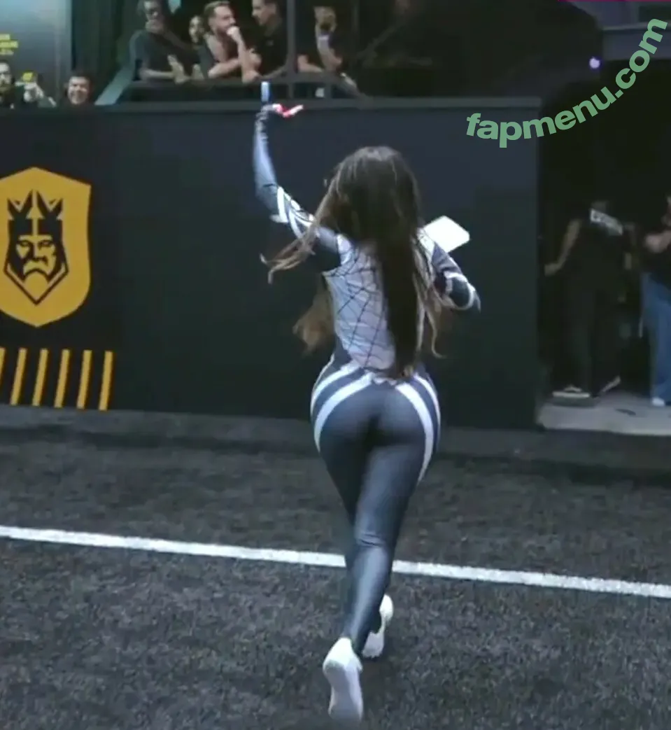 Nyvi Estephan nude photo #1177 (Discussão / nyvi_estephan / nyviestephan)