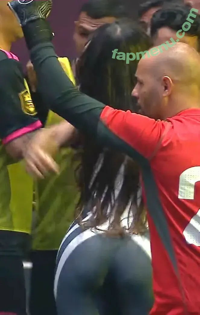 Nyvi Estephan nude photo #1178 (Discussão / nyvi_estephan / nyviestephan)