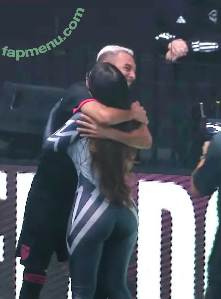 Nyvi Estephan nude photo #1180 (Discussão / nyvi_estephan / nyviestephan)