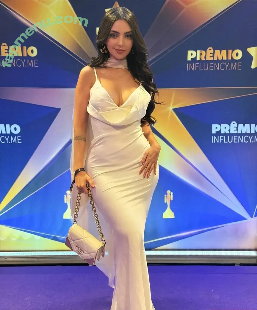 Nyvi Estephan nude photo #1202 (Discussão / nyvi_estephan / nyviestephan)