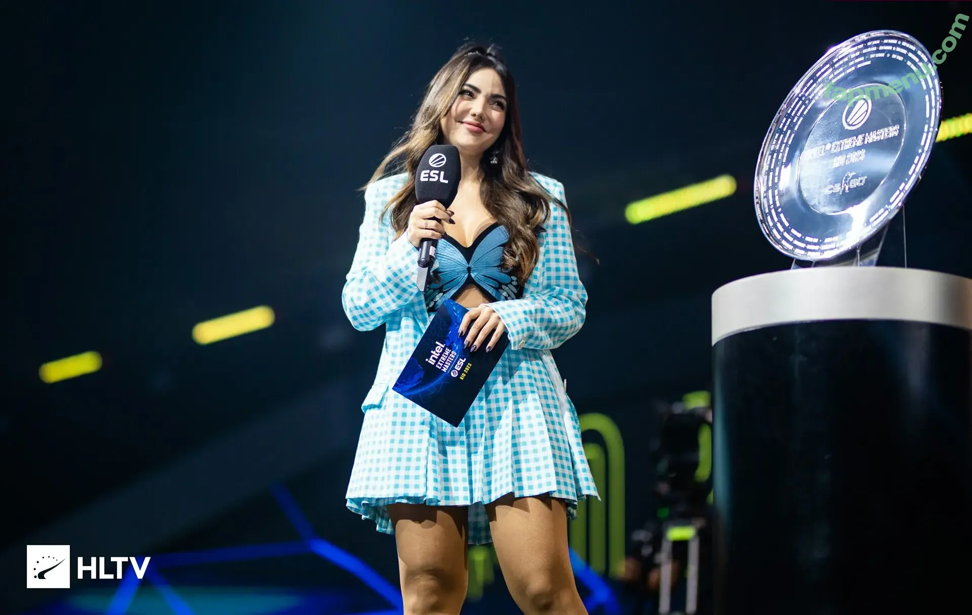 Nyvi Estephan nude photo #1215 (Discussão / nyvi_estephan / nyviestephan)