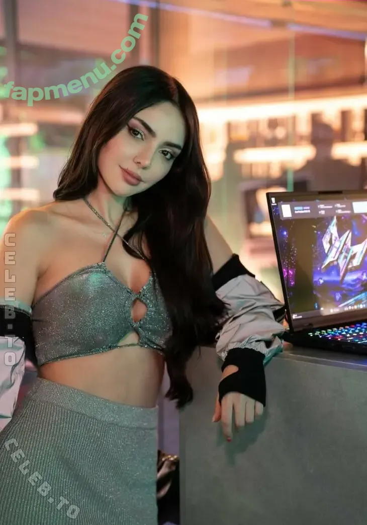 Nyvi Estephan nude photo #1230 (Discussão / nyvi_estephan / nyviestephan)