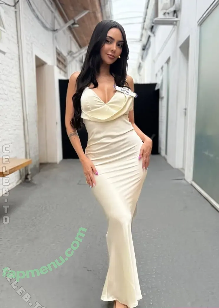 Nyvi Estephan nude photo #1232 (Discussão / nyvi_estephan / nyviestephan)