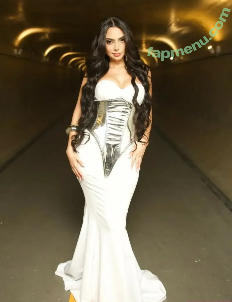 Nyvi Estephan nude photo #1239 (Discussão / nyvi_estephan / nyviestephan)