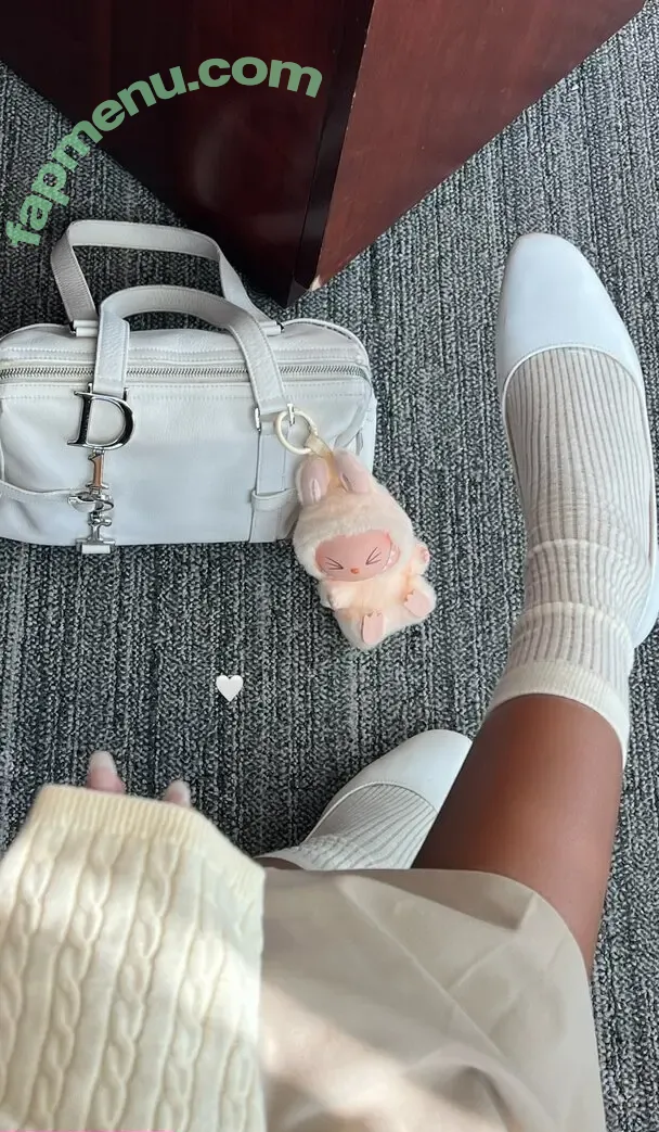 O6i2 nude photo #0065 (douxgf / fuitsnack)