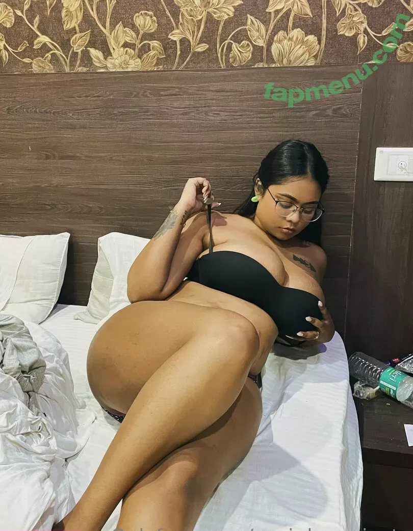 Oasi Das nude photo #0004 (Oasidas / oasi.das.private)