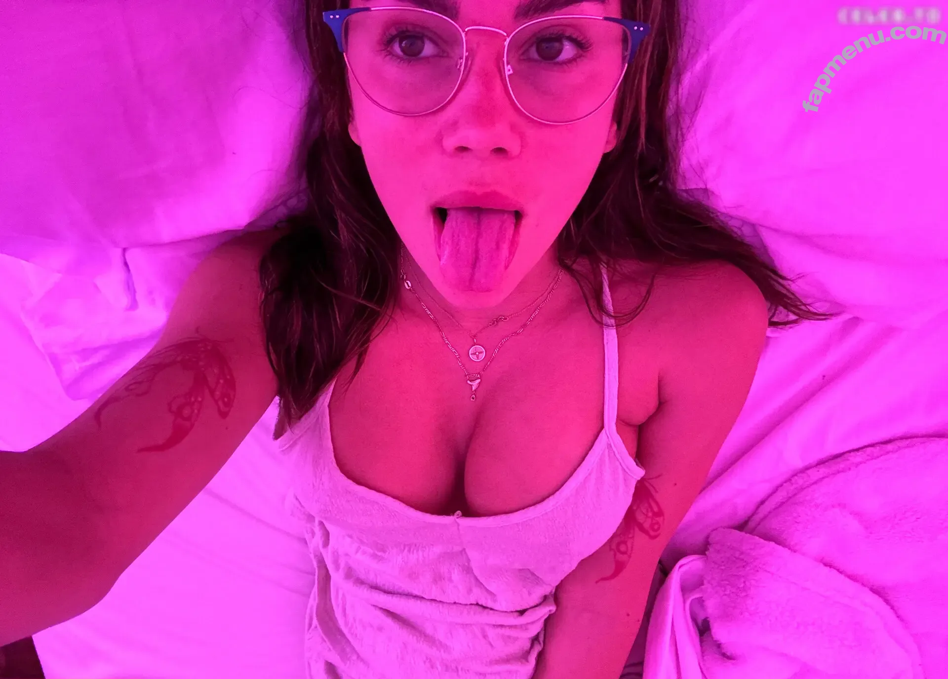 Observinglalaxo nude photo #0025 (Observinglalaxo)