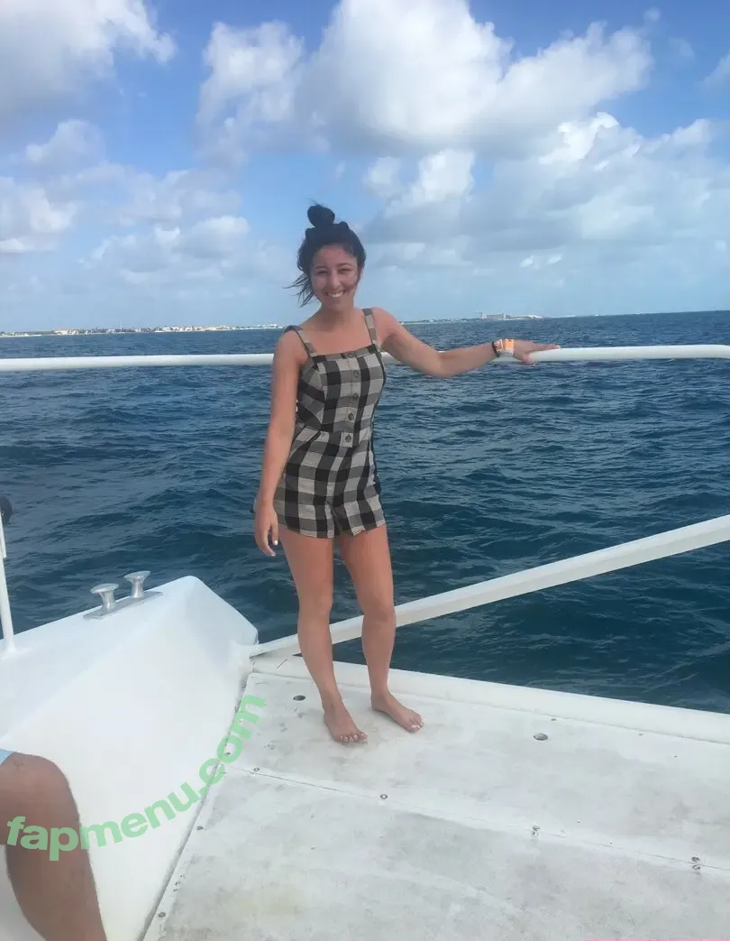 oceandriftwood7 nude photo #0001 (oceandriftwood9 / starbaby89)