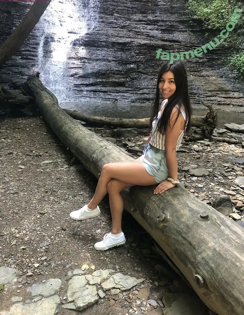 oceandriftwood7 nude photo #0003 (oceandriftwood9 / starbaby89)