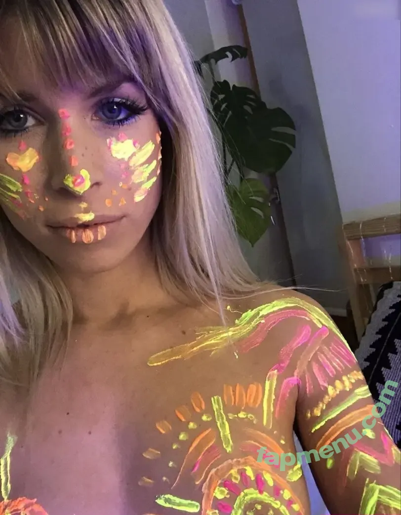 Ocicat nude photo #0619 (Jana Volkova / janamduggar)