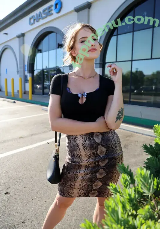 Octavia Red nude photo #1641 (BERRY / OctaviaXRed / octaviared / x.redclouds)