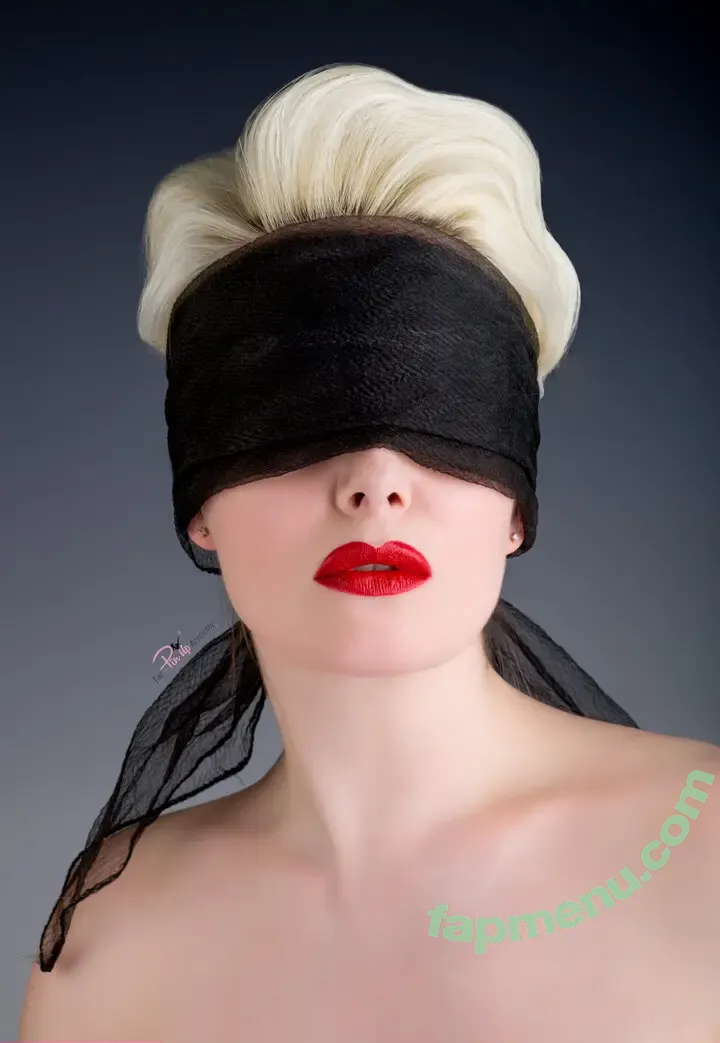 October Divine nude photo #0022 (octoberdivine / thepinupacademy)