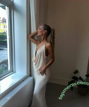 odahelen / Oda Strømsvåg nude photo #0002