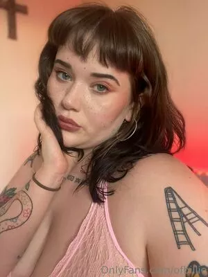 ofbillie / billieeilish nude photo #0300