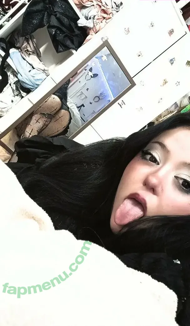 Offelia Ricci nude photo #0009 (Offeliaricci / tiny_offee)