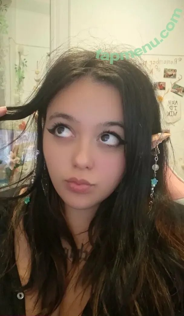 Offelia Ricci nude photo #0011 (Offeliaricci / tiny_offee)