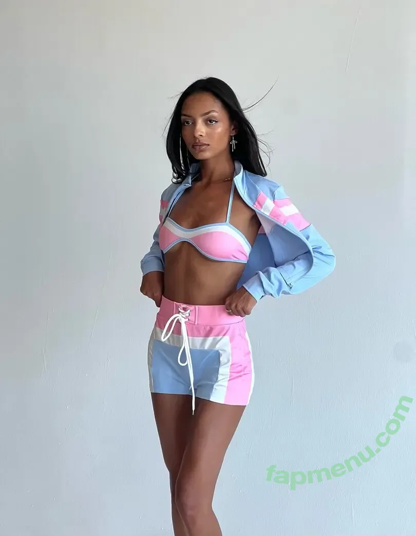 Official.Anaiis nude photo #0192 (React girl)