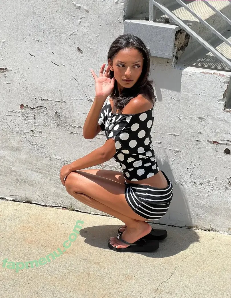 Official.Anaiis nude photo #0237 (React girl)