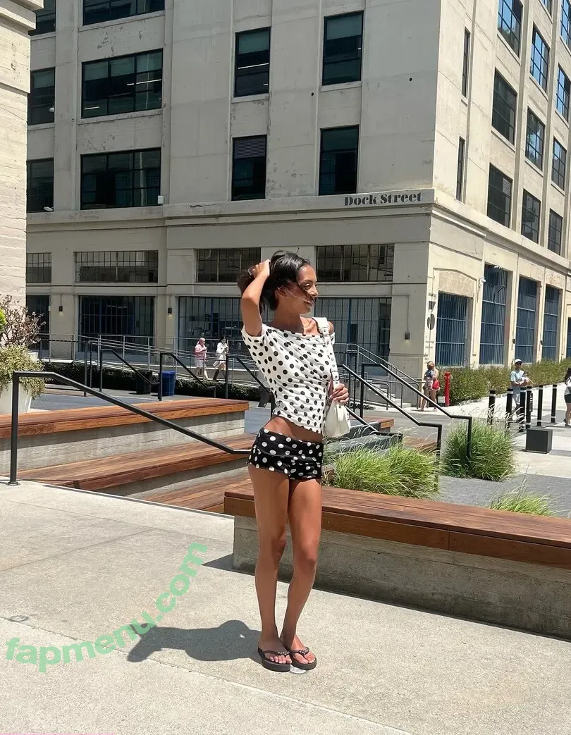 Official.Anaiis nude photo #0240 (React girl)