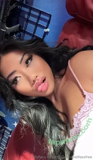  nude photo #0004