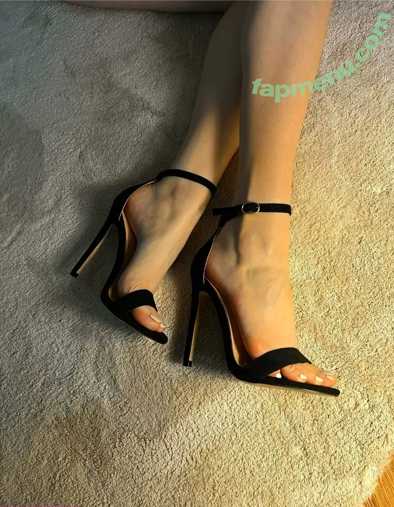 officialfeetforfun nude photo #0102 (officialeman__)