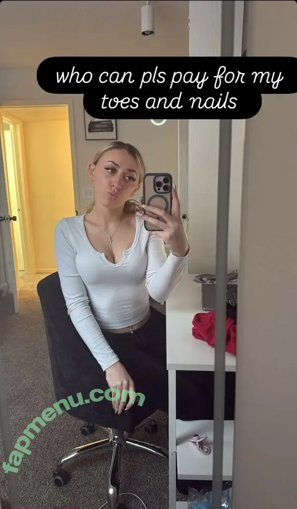 officialleia69 nude photo #0012 (Leia Mullen)