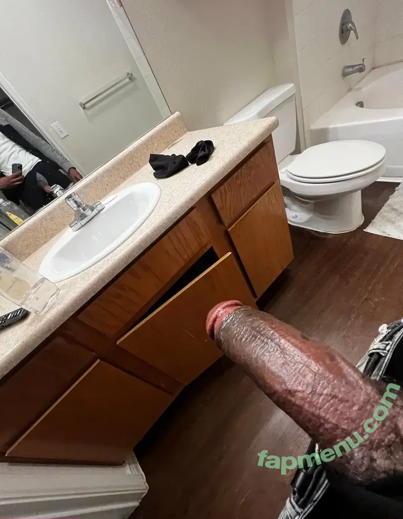 officialotwlilsixx nude photo #0059 (travels_with_lo)