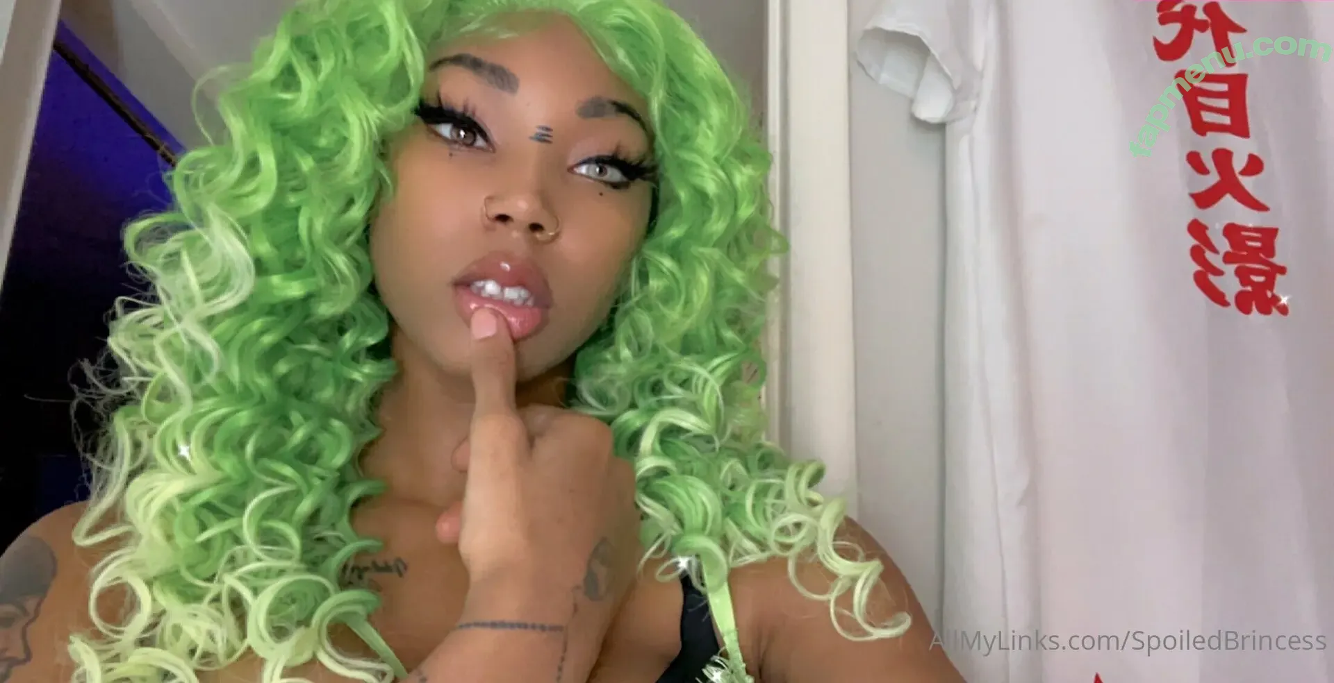 officialprincessdom nude photo #0016 (officialprincessdom)