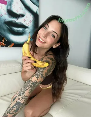  nude photo #0002