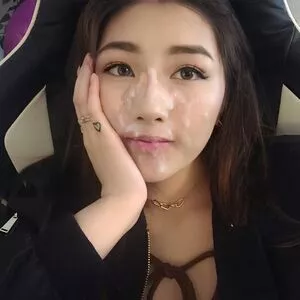 Offlinetv And Friends / girlsofflinetv nude photo #0006