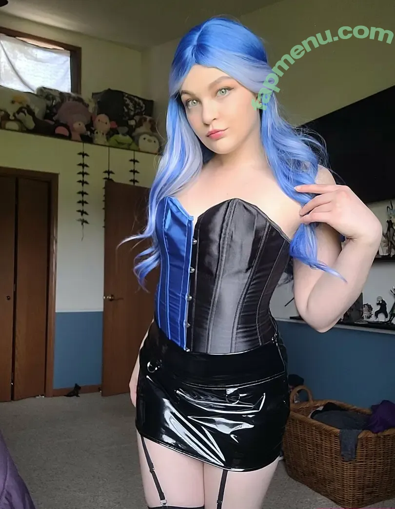 ohwelltea nude photo #0055 (ohwell.tori)