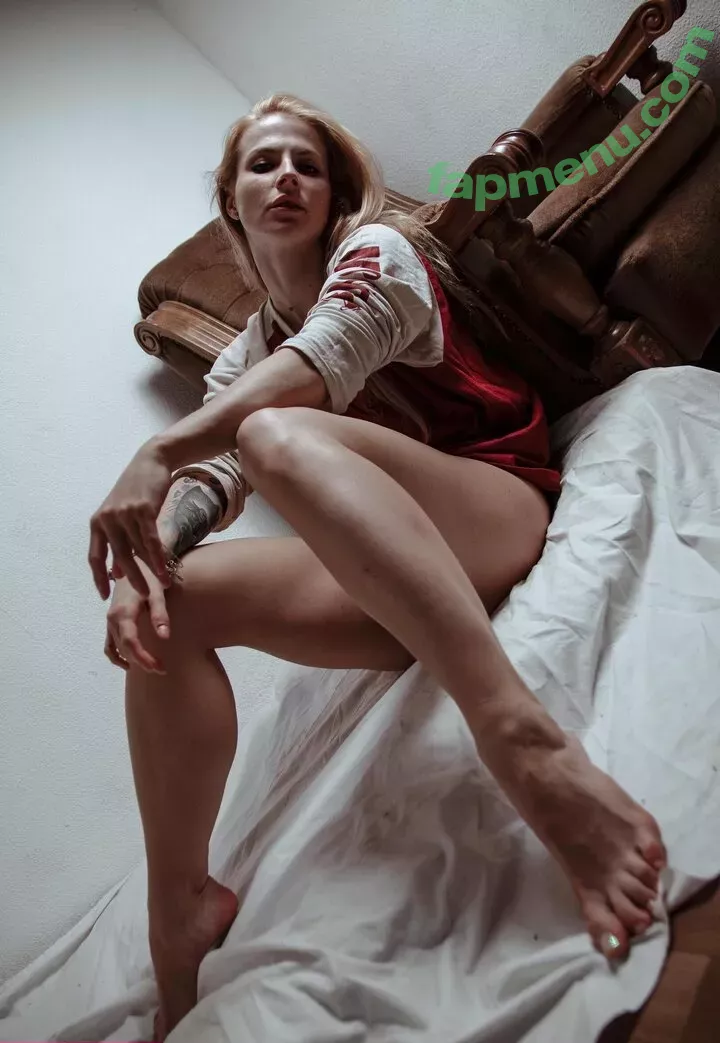 ohwhatagirlfree nude photo #0008 (zzzaddy_)