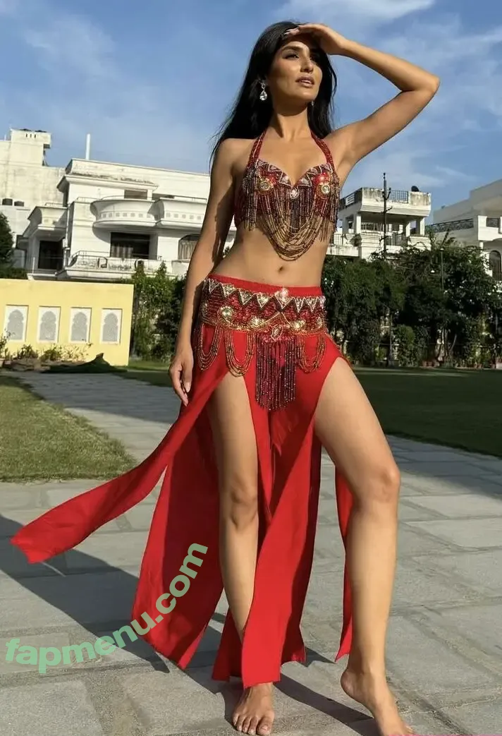 Ojasvi Sharma nude photo #0014 (ohhjusswee)