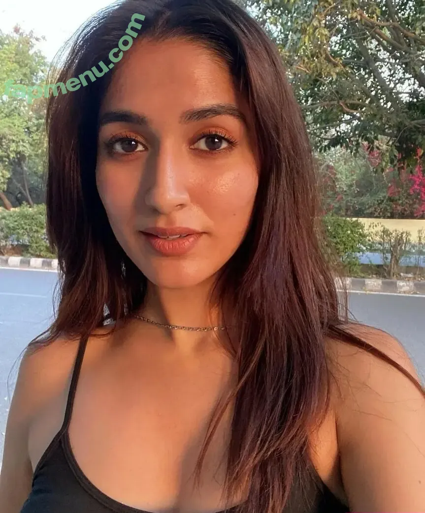 Ojasvi Sharma nude photo #0017 (ohhjusswee)