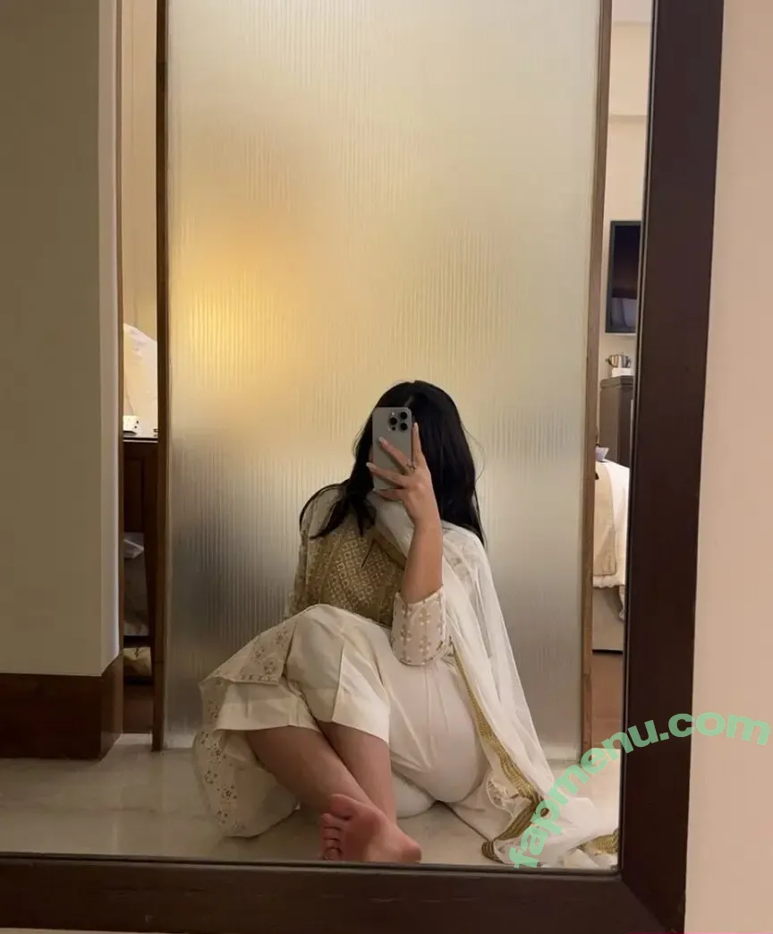 Okaybeant nude photo #0002 (Okaybeant)