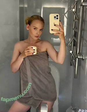 Oksana Neveselaya / o_neveselaya / ok_neveselaya / theoksanarose nude photo #0150