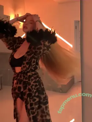 Oksana Neveselaya / o_neveselaya / ok_neveselaya / theoksanarose nude photo #0180