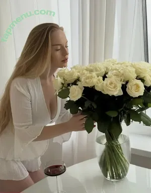 Oksana Neveselaya / o_neveselaya / ok_neveselayaa / theoksanarose nude photo #0185