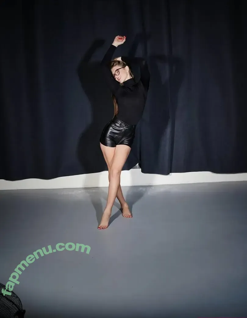 oksankabey nude photo #0026 (oksankabey)