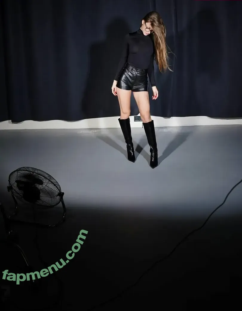 oksankabey nude photo #0028 (oksankabey)