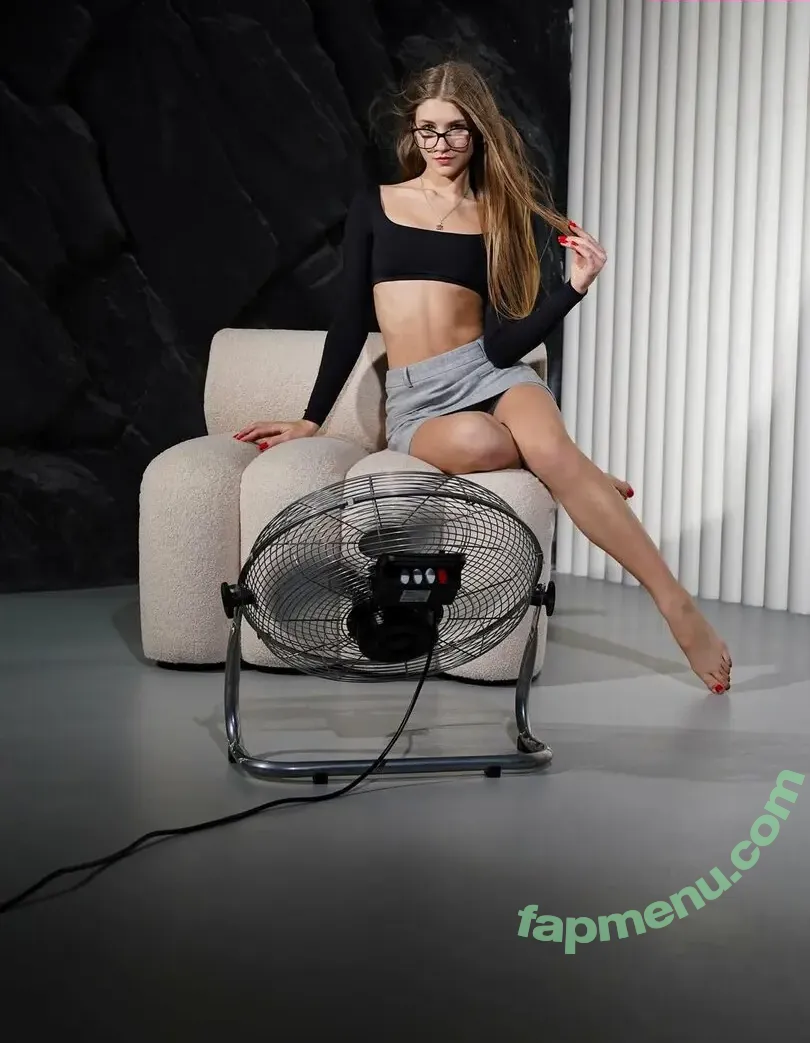 oksankabey nude photo #0061 (oksankabey)